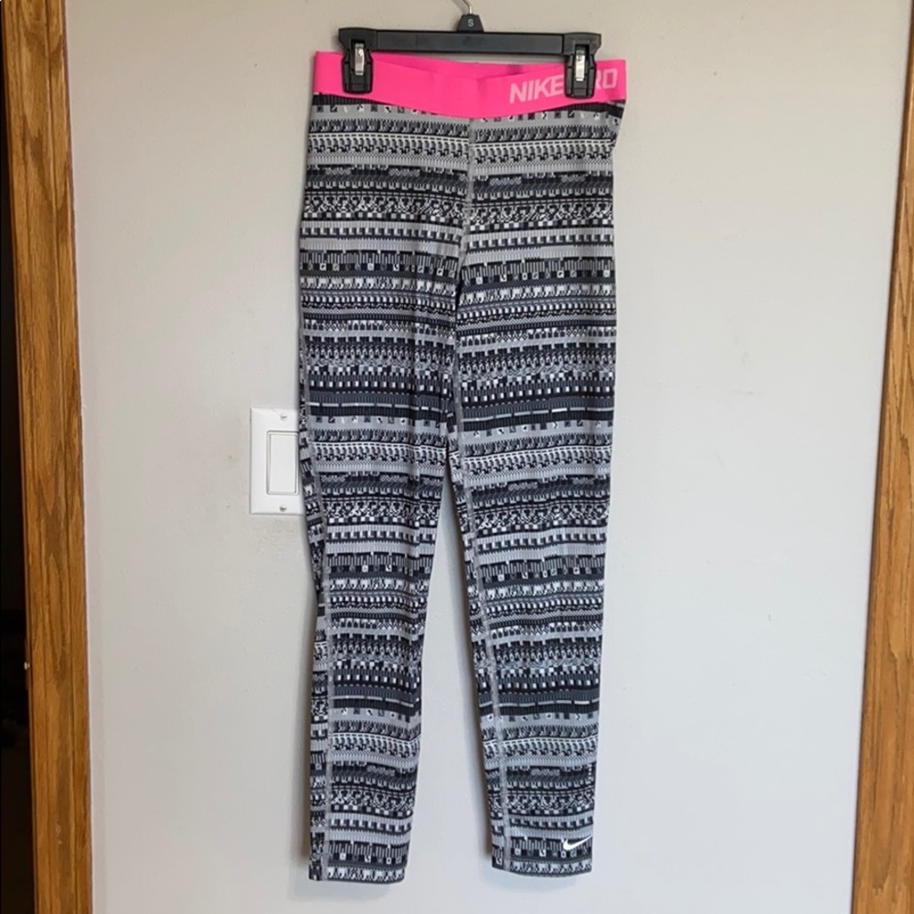 Nike Grey and Black patterned Leggings